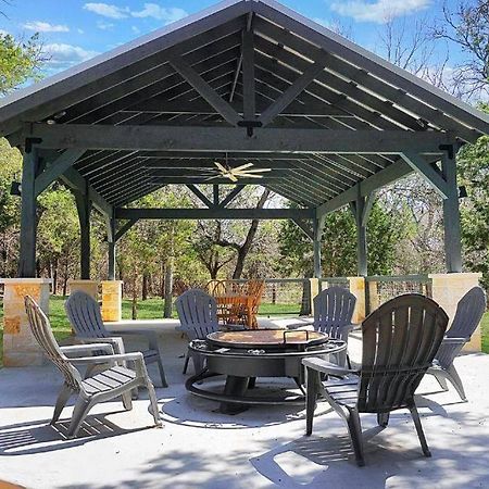 Fox Hollow - Tiny Home With Cypress Creek Access, Park Like Setting Wimberley Dış mekan fotoğraf