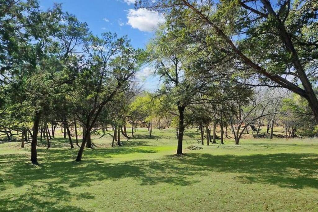 Fox Hollow - Tiny Home With Cypress Creek Access, Park Like Setting Wimberley Dış mekan fotoğraf