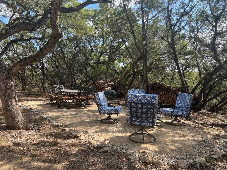 Fox Hollow - Tiny Home With Cypress Creek Access, Park Like Setting Wimberley Dış mekan fotoğraf